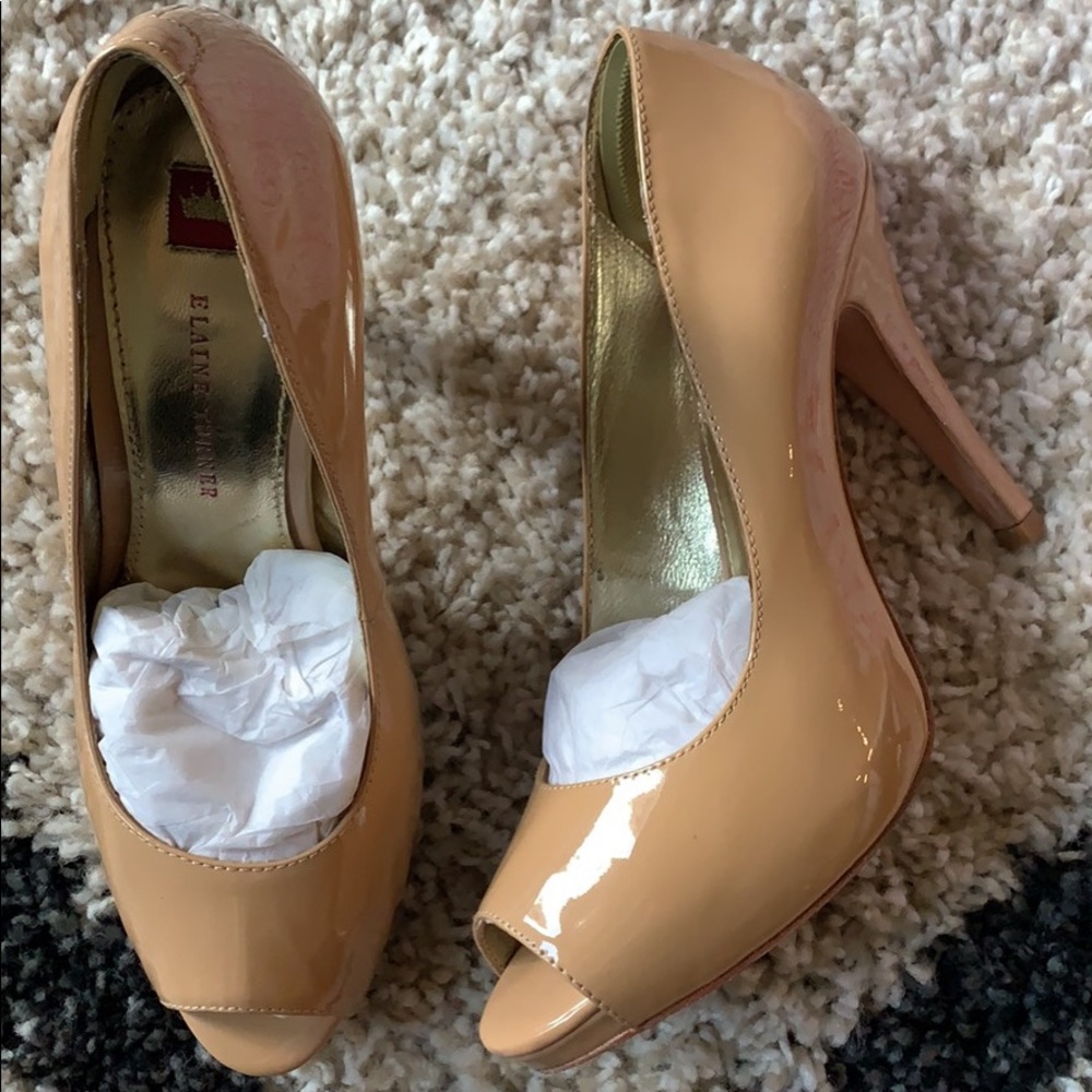 Elaine Turner Lt Tan/Nude Patent Pump, 9